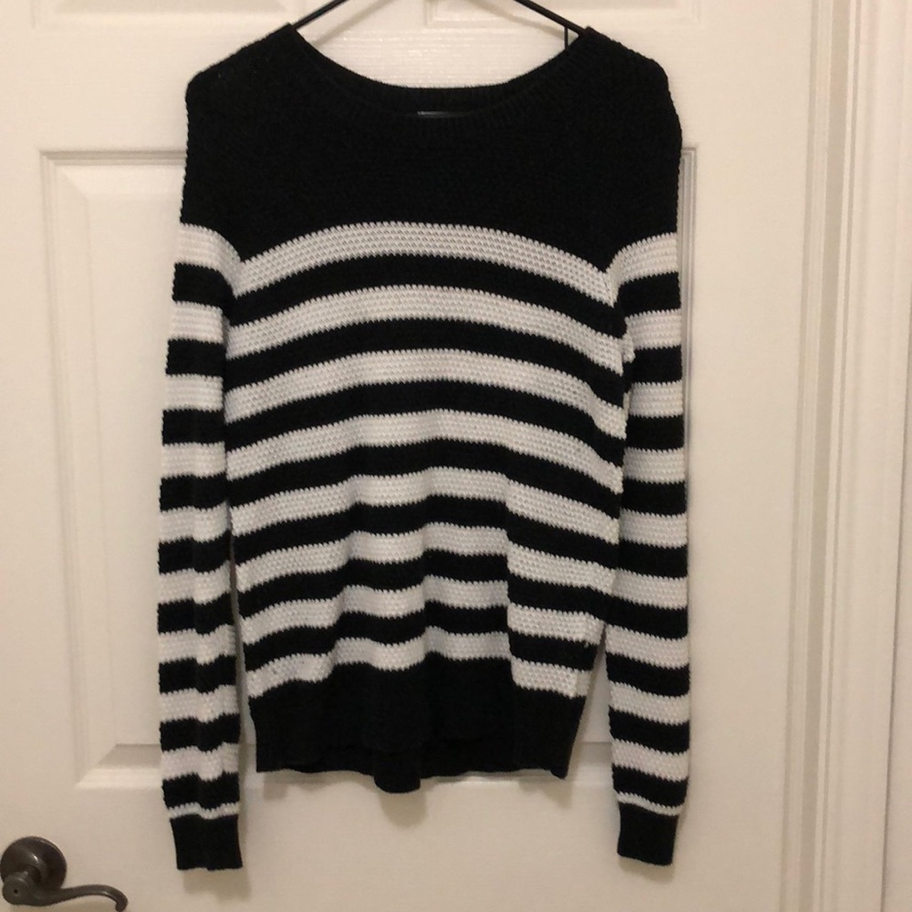 Old Navy women’s sweater